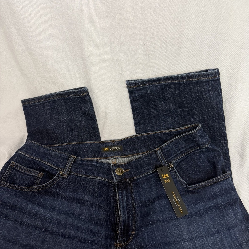 Lee Women's Blue Relaxed Fit Straight Leg Mid Rise Jeans Plus Sz 16/18 - Picture 2 of 13